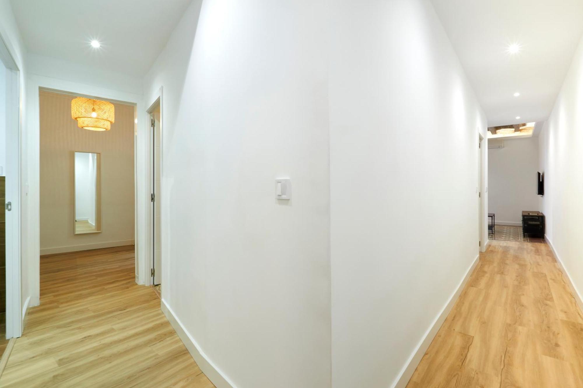Comfortable Apartment Next To Apolo Theater Barcelona Bagian luar foto