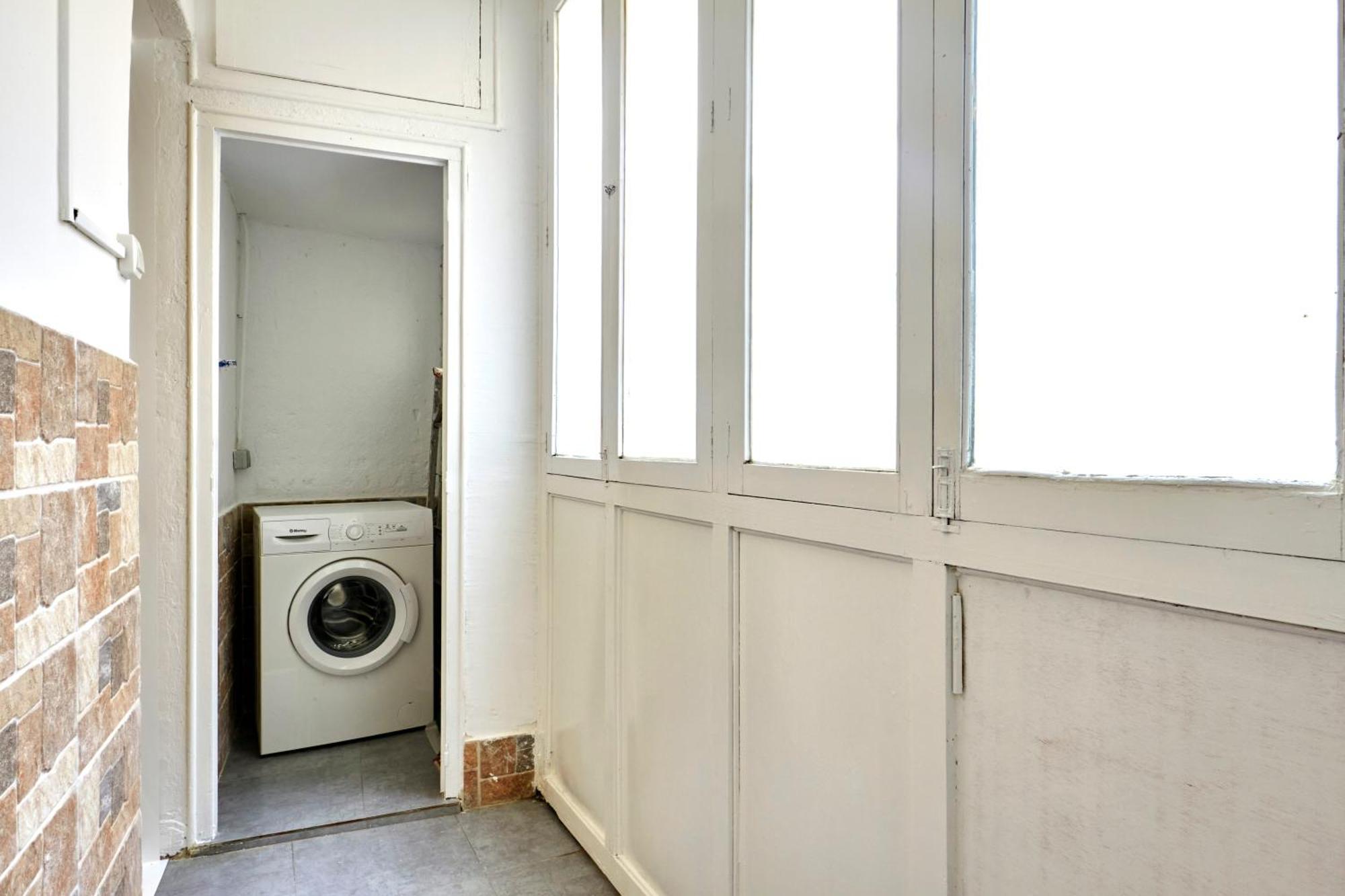 Comfortable Apartment Next To Apolo Theater Barcelona Bagian luar foto