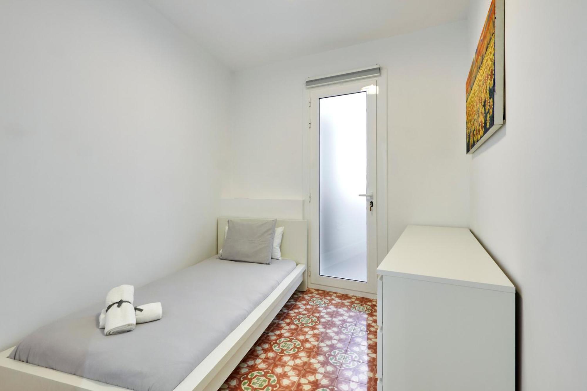 Comfortable Apartment Next To Apolo Theater Barcelona Bagian luar foto